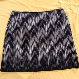 3/$33 - Athleta Black Grey Silverish Pattern Skirt